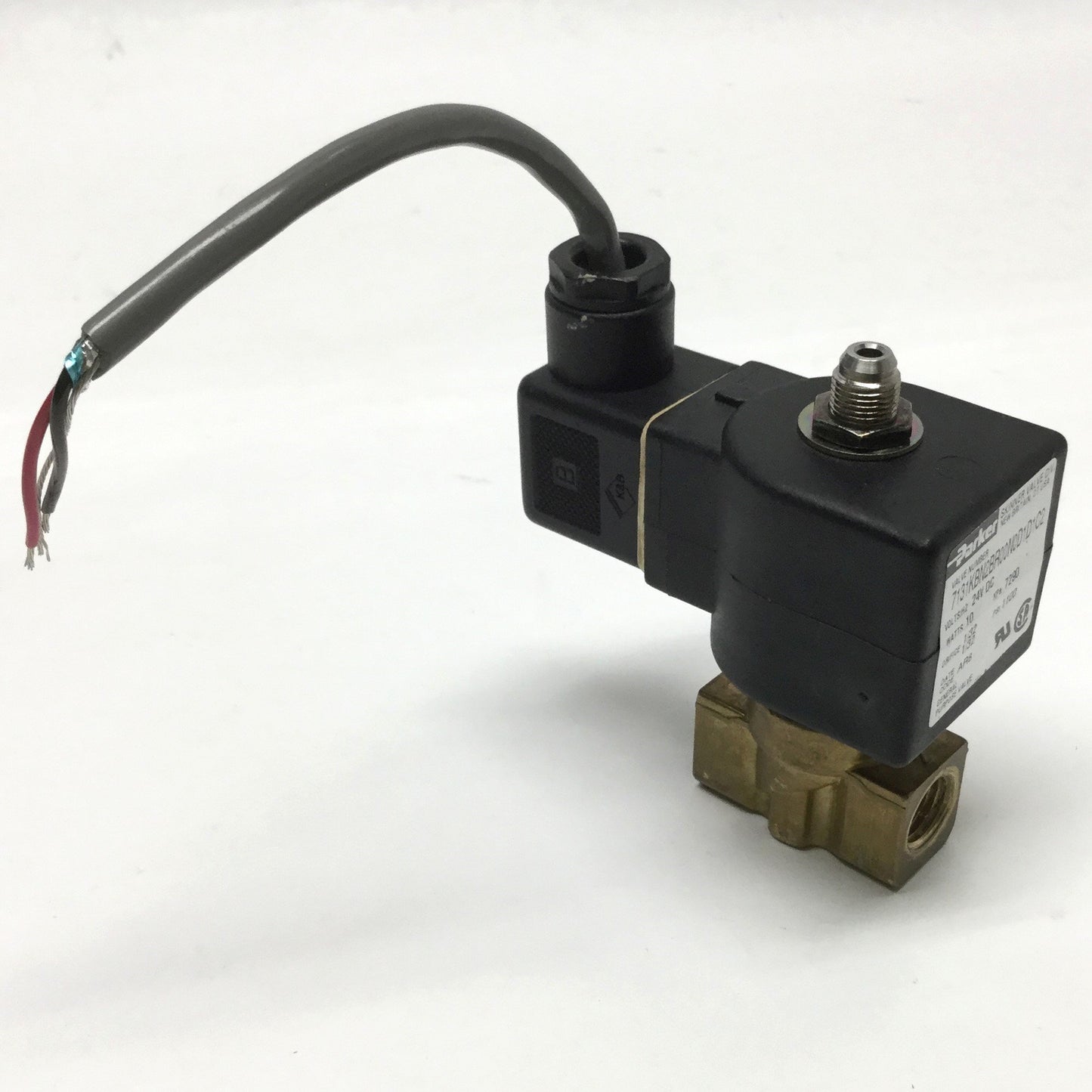 Used Parker 7131KBN2BR00 Brass Solenoid Valve, 3-Way NC, 24VDC Coil N0D1D1C2, 1100psi
