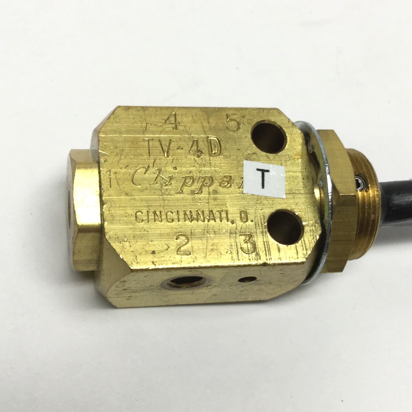 Used Clippard TV-4D Brass 4-Way Air Valve, NC, 3-Position Plastic Toggle, 10-32 Ports