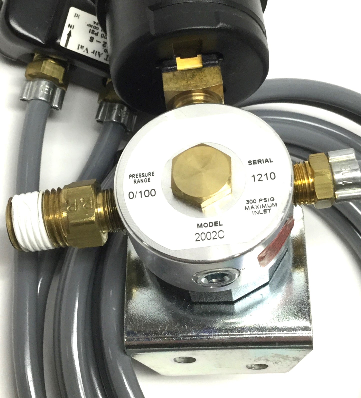 New – Open box EFD 7016351 Pneumatic Dispenser Foot Valve Assembly, 100PSI Regulator