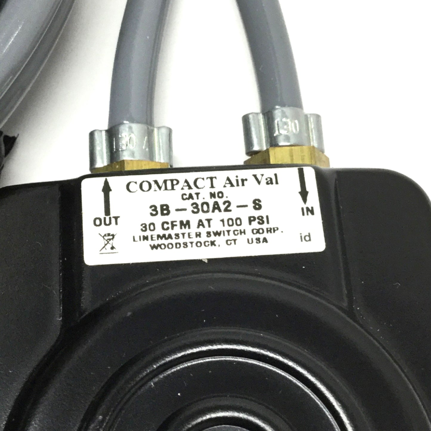 New – Open box EFD 7016351 Pneumatic Dispenser Foot Valve Assembly, 100PSI Regulator