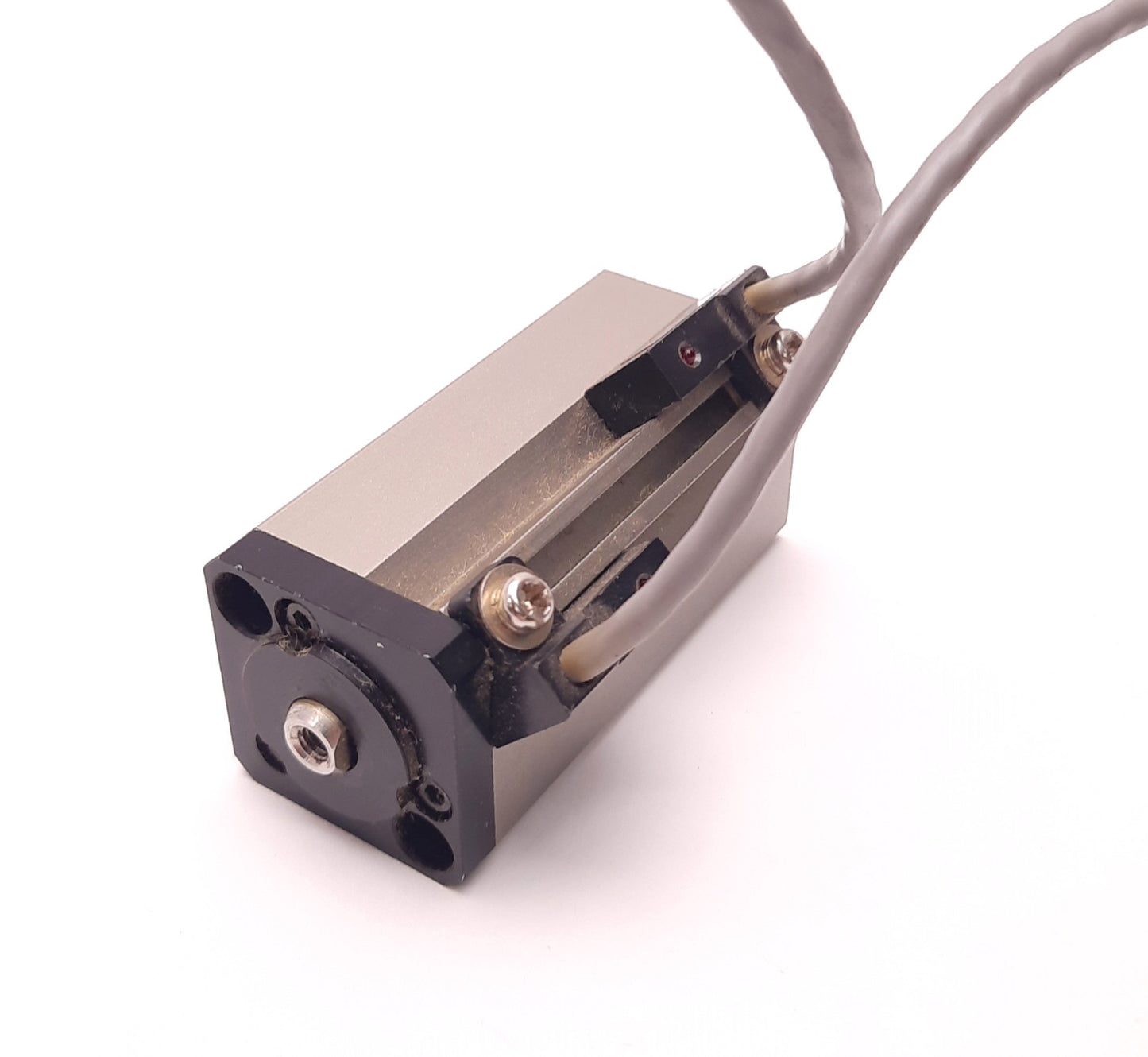 Used SMC CDQ2KB16-30D Pneumatic Cylinder with 2x D-A77 Switches 30mm Stroke 16mm Bore
