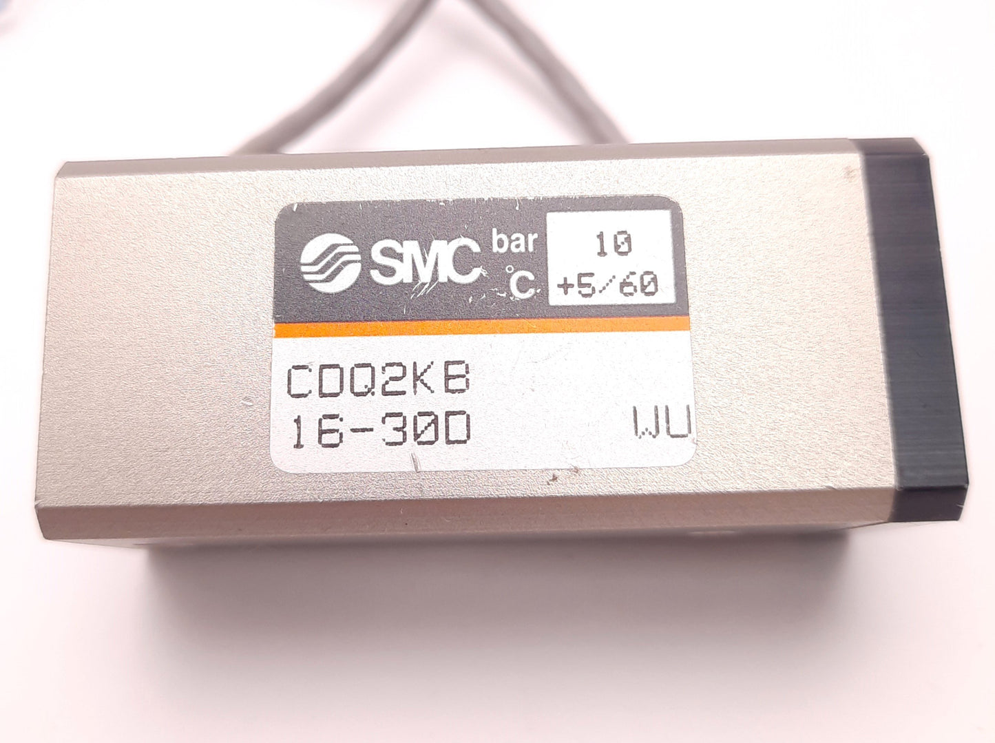 Used SMC CDQ2KB16-30D Pneumatic Cylinder with 2x D-A77 Switches 30mm Stroke 16mm Bore