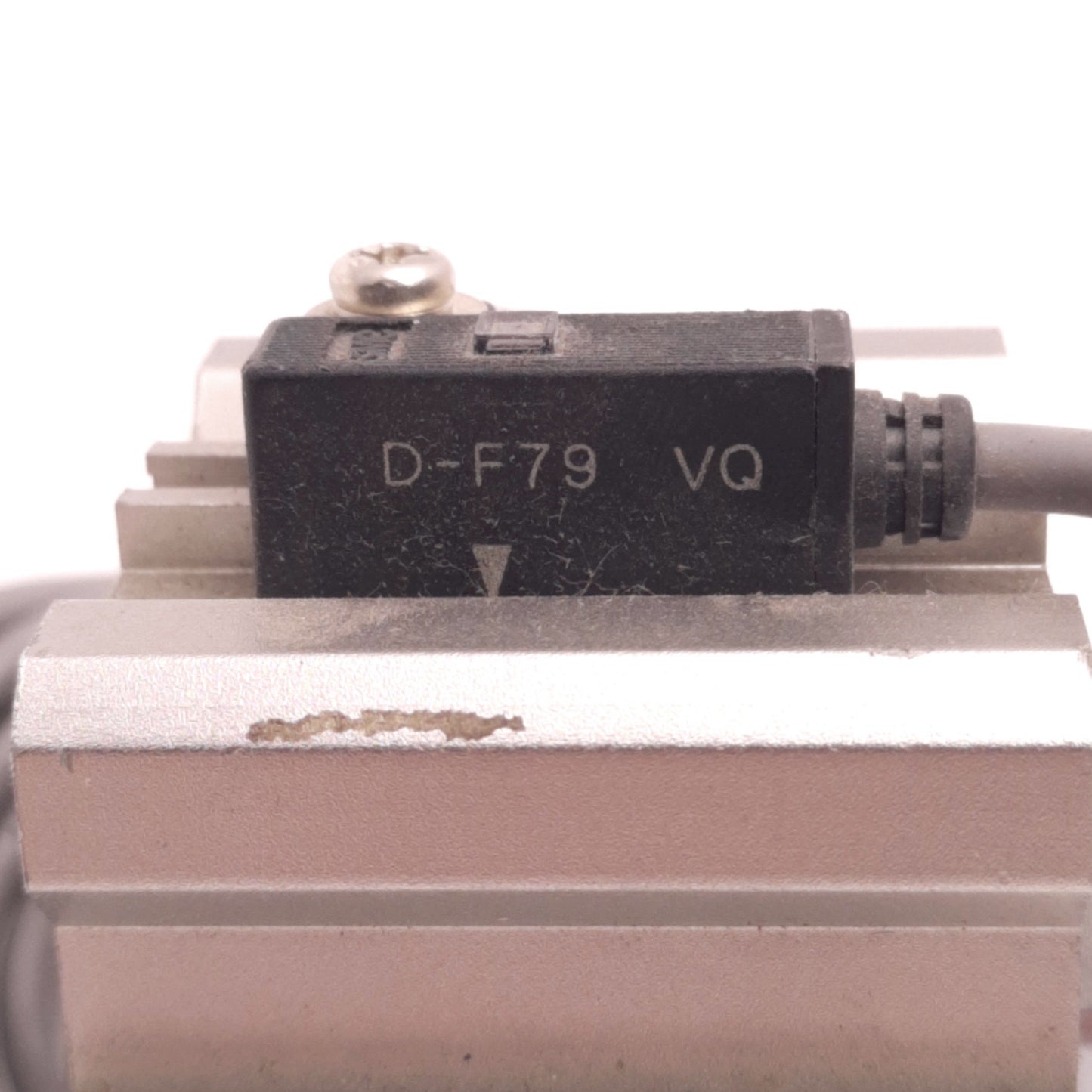 Used SMC CDQ2B32-5DCM Compact Pneumatic Cylinder with One D-F79 Auto Switch