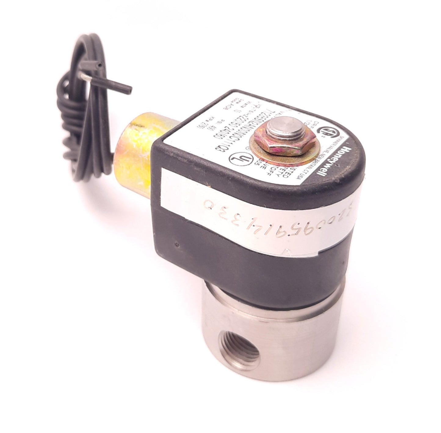 Used Honeywell 71235SN2AN00N0C111Q3 Solenoid Valve, Coil: 220/240VAC 50/60Hz 10W