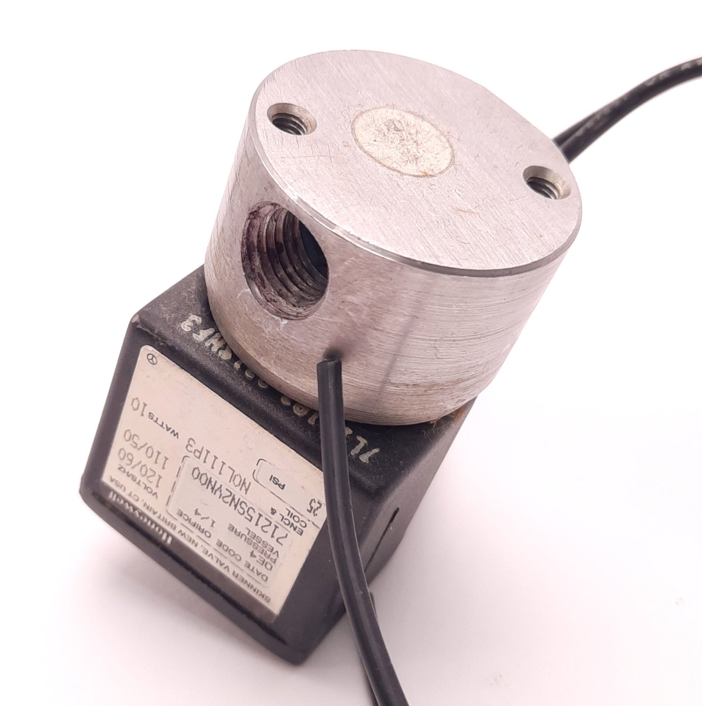Used Honeywell 71215SN2VN00-N0L111P3 Solenoid Valve 120v AC 10 Watt Coil 25 Psi Max