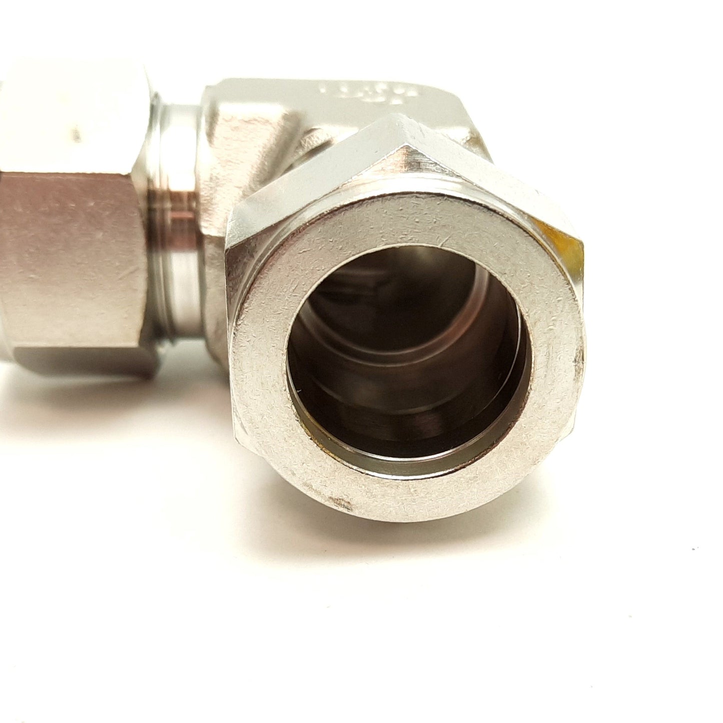 New – Open box Parker Yor-Lok Elbow Fitting, 90°, 316 Stainless Steel, For 3/4" Tube OD