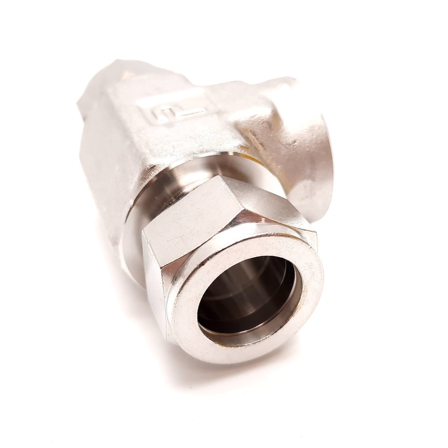 New – Open box Parker Yor-Lok Inline Tee Fitting, 316 Stainless Steel, 3/4" NPT to 3/4" Tube OD