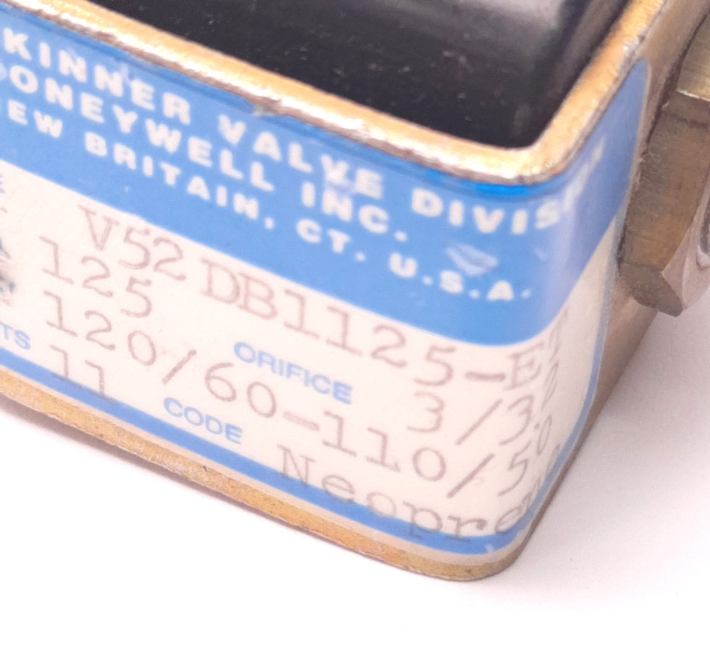 Used Honeywell V52DB1125-ET Skinner Valve 125 Psi 110-120v 50-60Hz 11W Coil 1/4" NPT