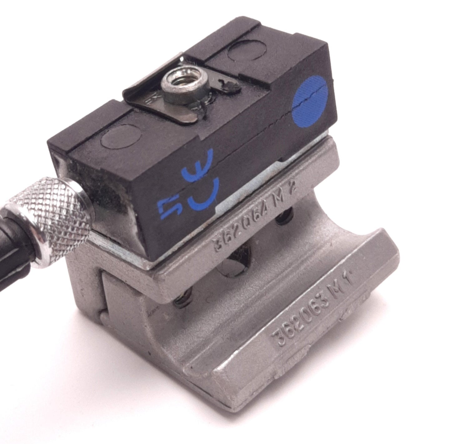 Used Festo SMTO-1-PS-S-LED-24C Proximity Sensor w/ SMBU-1B Mount, 10-30vDC 200 mA PNP