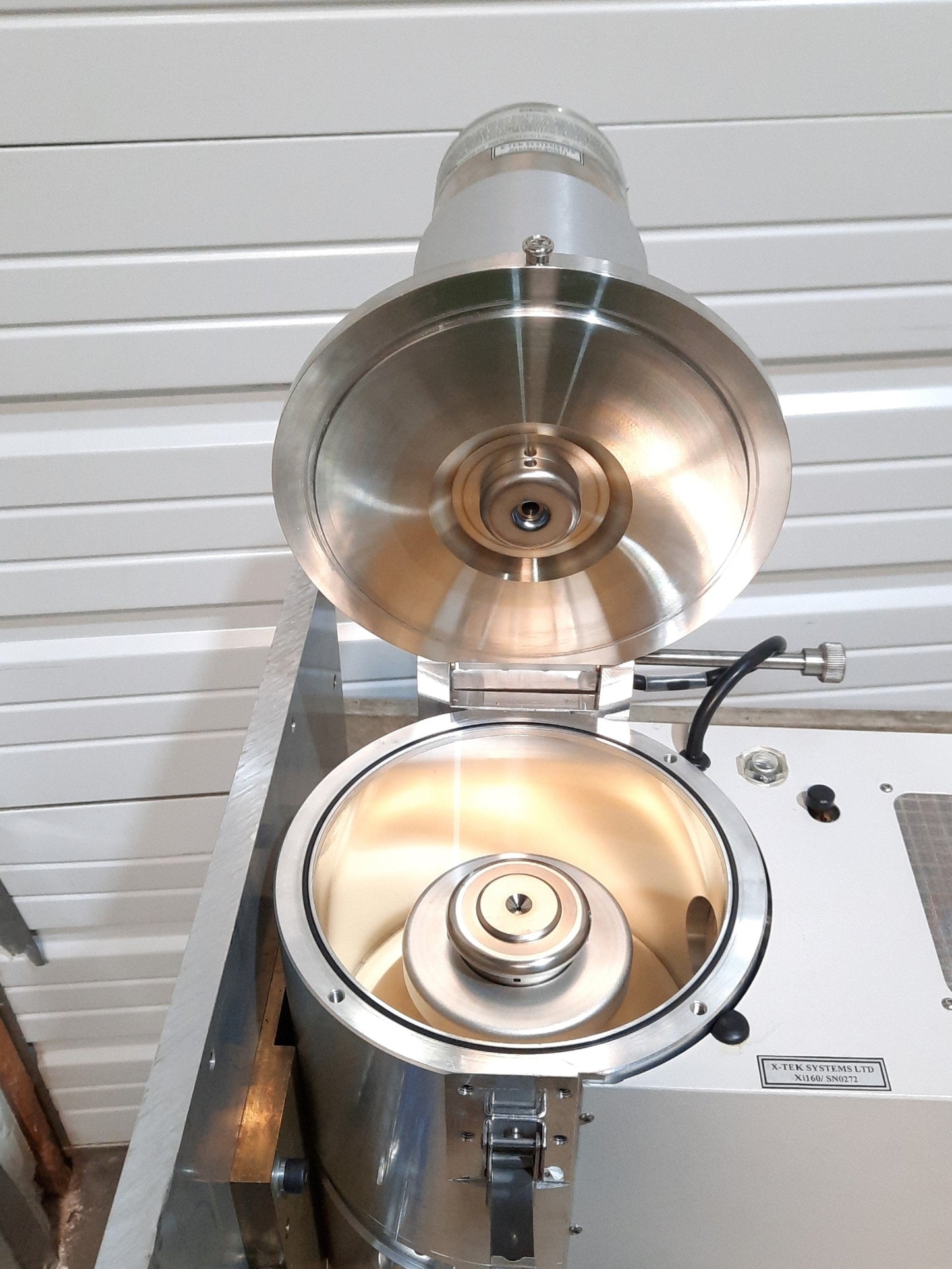 Used X-TEK 160Xi X-Ray Source/Gun, 160kV 20W, Resolution <1µm, Tungsten Filament