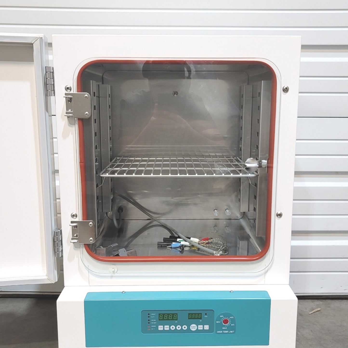 Used Jeio Tech IB-01E Bench Top Incubator 2.3CuFt, Ambient To 60°C, 120VAC 2.1A
