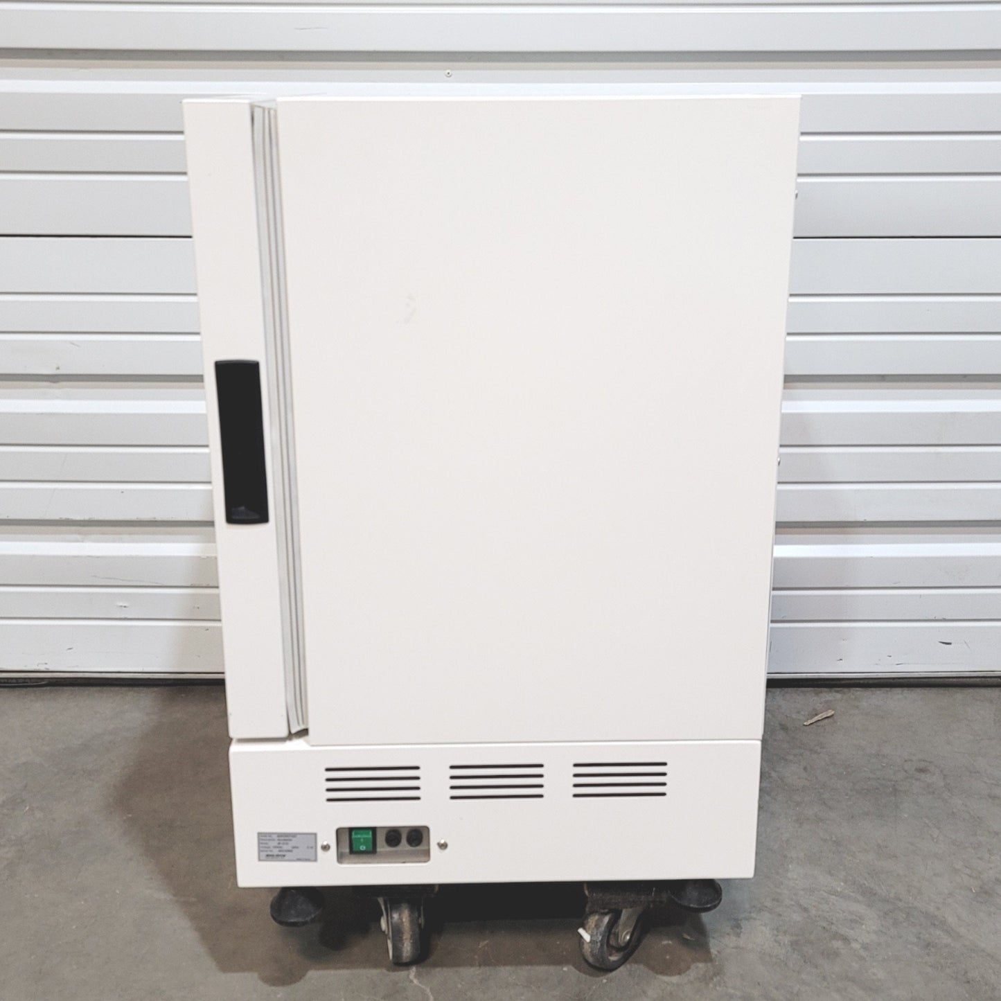 Used Jeio Tech IB-01E Bench Top Incubator 2.3CuFt, Ambient To 60°C, 120VAC 2.1A