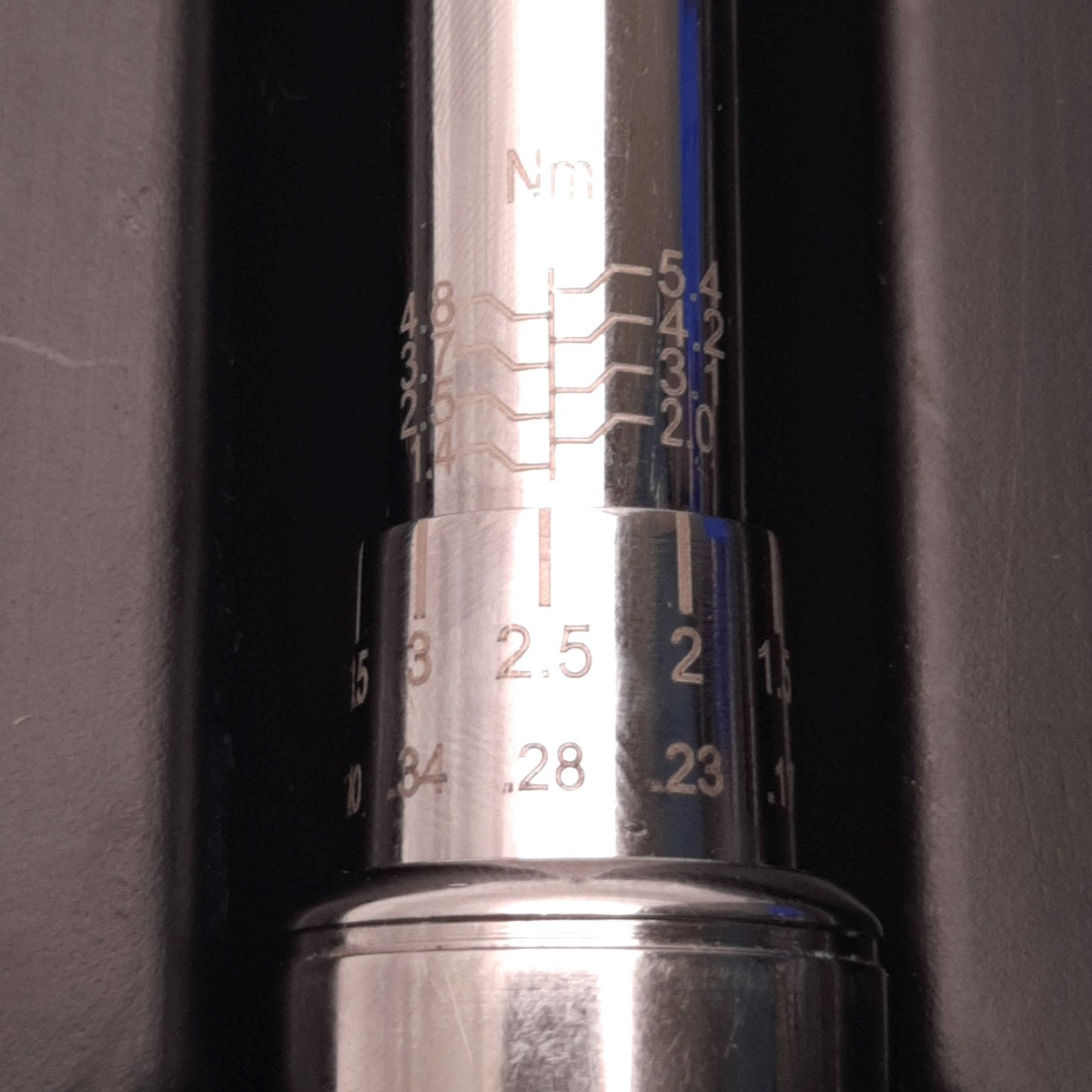 Used CDI 501MRMH Dual Scale Torque Wrench 1/4" Drive, 10-50 InLbs, Increments: 1