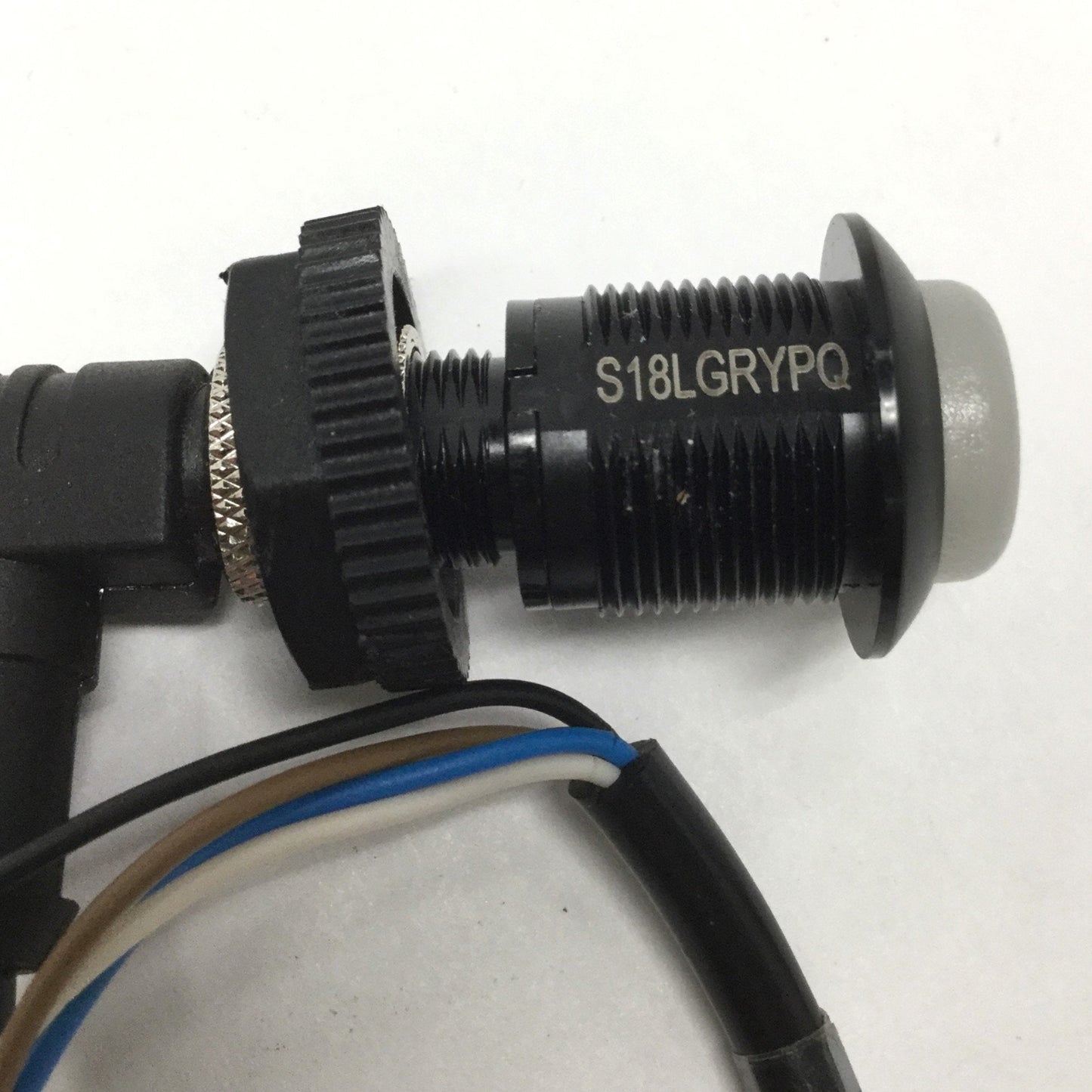 Used Banner S18LGRYPQ EZ-Light LED Indicator, 3-Color, Green-Red-Yellow, 10-30VDC