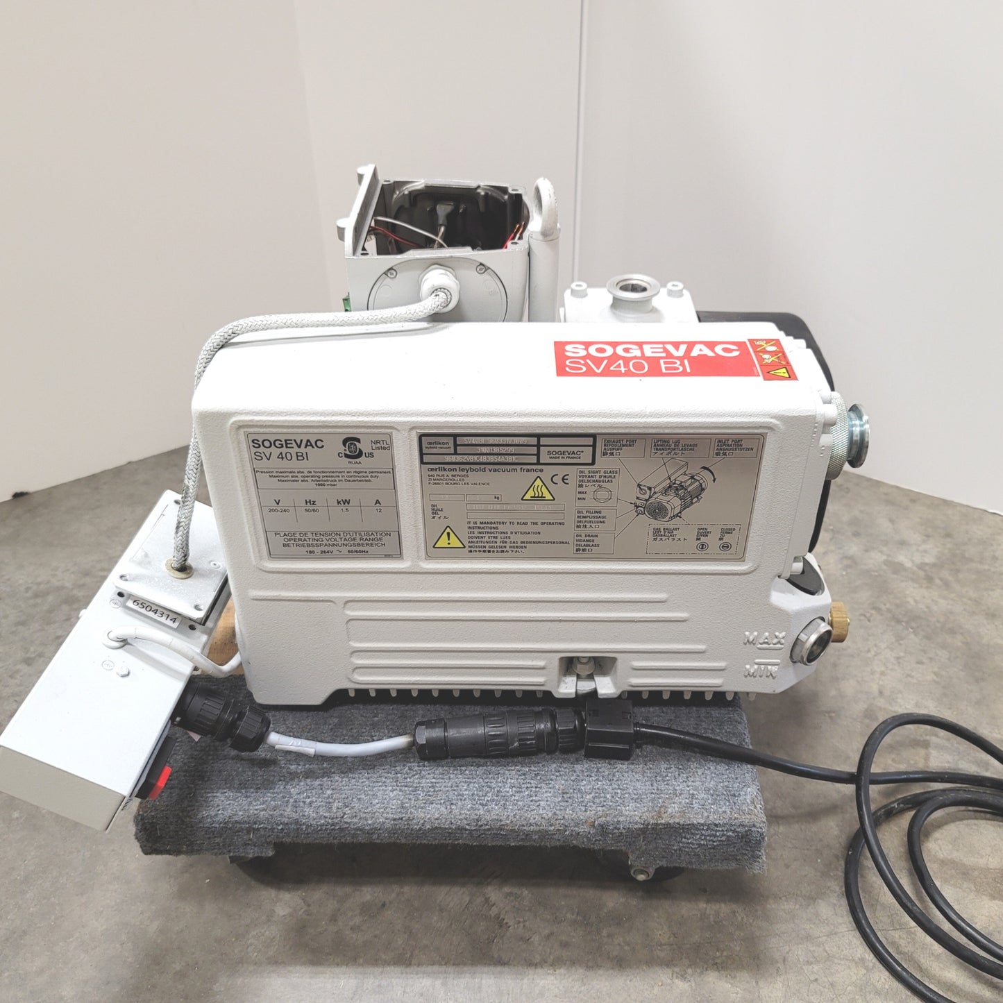 For parts or not working Leybold SOGEVAC SV40 BI Single Stage Rotary Vane Vacuum Pump *For Parts*