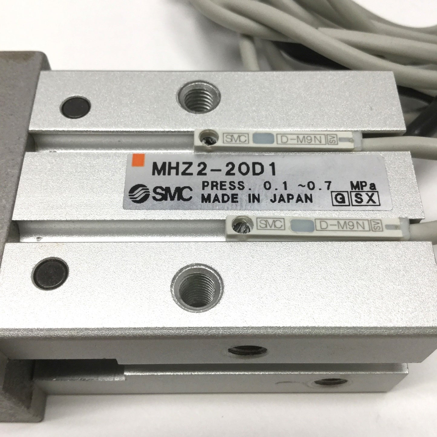 Used SMC MHZ2-20D1 Parallel Air Gripper, 2-Finger, 20mm Bore, 10mm Stroke, 0.1-0.7MPa