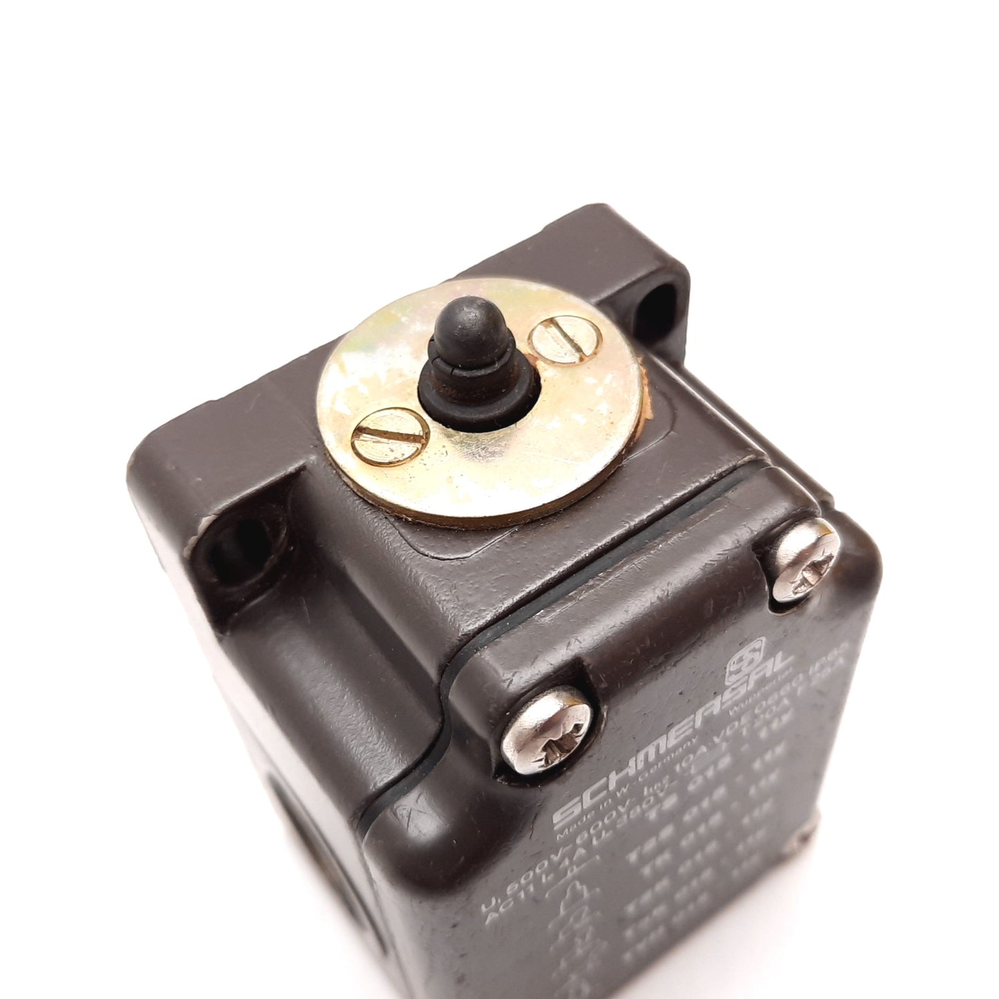 Used Schmersal TS015-11Y Heavy Duty Limit Switch, 1x N/O and 1x N/C, Rating: 500-600V