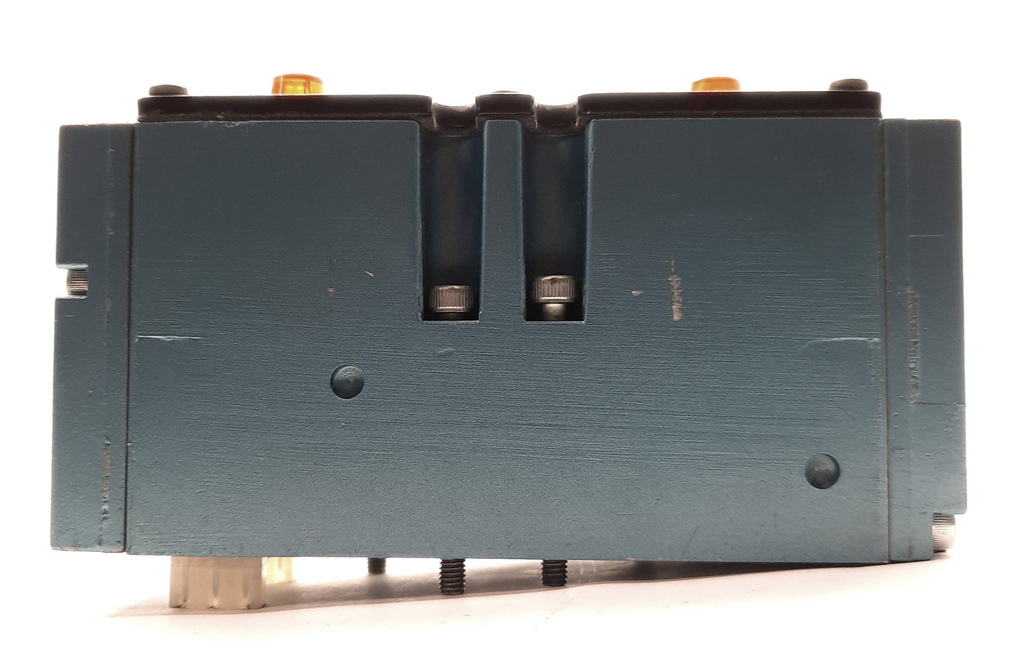 Used MAC Valves 93A-FAB-000-DM-DFBP-2DM Spool Valve 3-Way 30-120PSI Indicator Light
