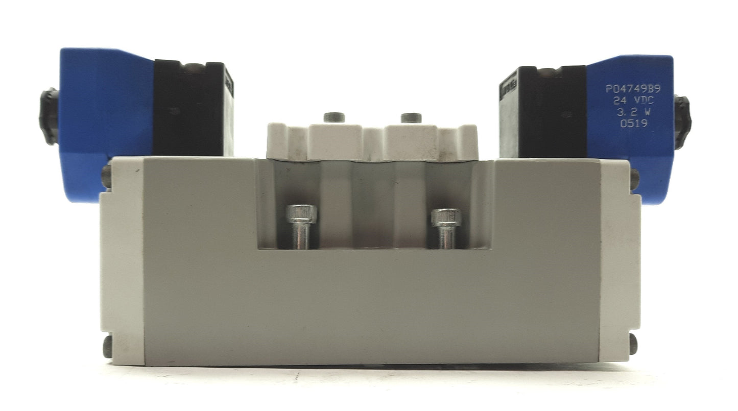 Used Parker H25VXBG0B9D Double Solenoid Valve, 4-Way 3-Position, 3Cv, 145PSI, 24VDC