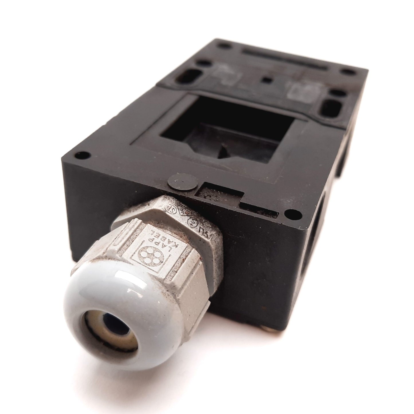 Used Schmersal AZ16-02zvk Safety Switch, 2x N/C Contacts, Rating: 230VAC 4A