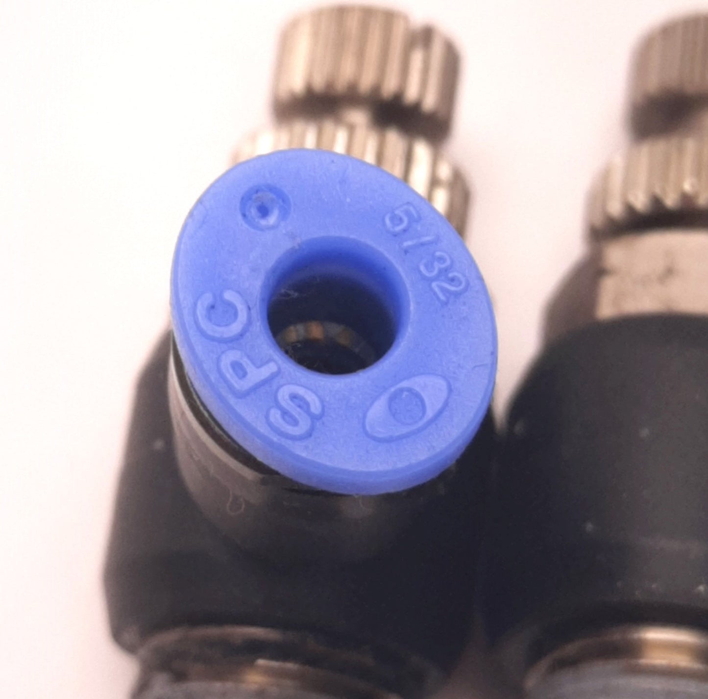 Used Lot of 4 SPC NSE 5/32-N01U-O EPNI Speed Controller Elbow 1/8" NPT to 5/32" Tube