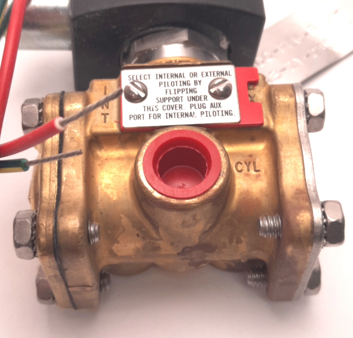 New – Open box ASCO EF8316G302 Redhat Air Inert Gas 3-Way NC Solenoid Valve 24VDC Coil, 3/8"