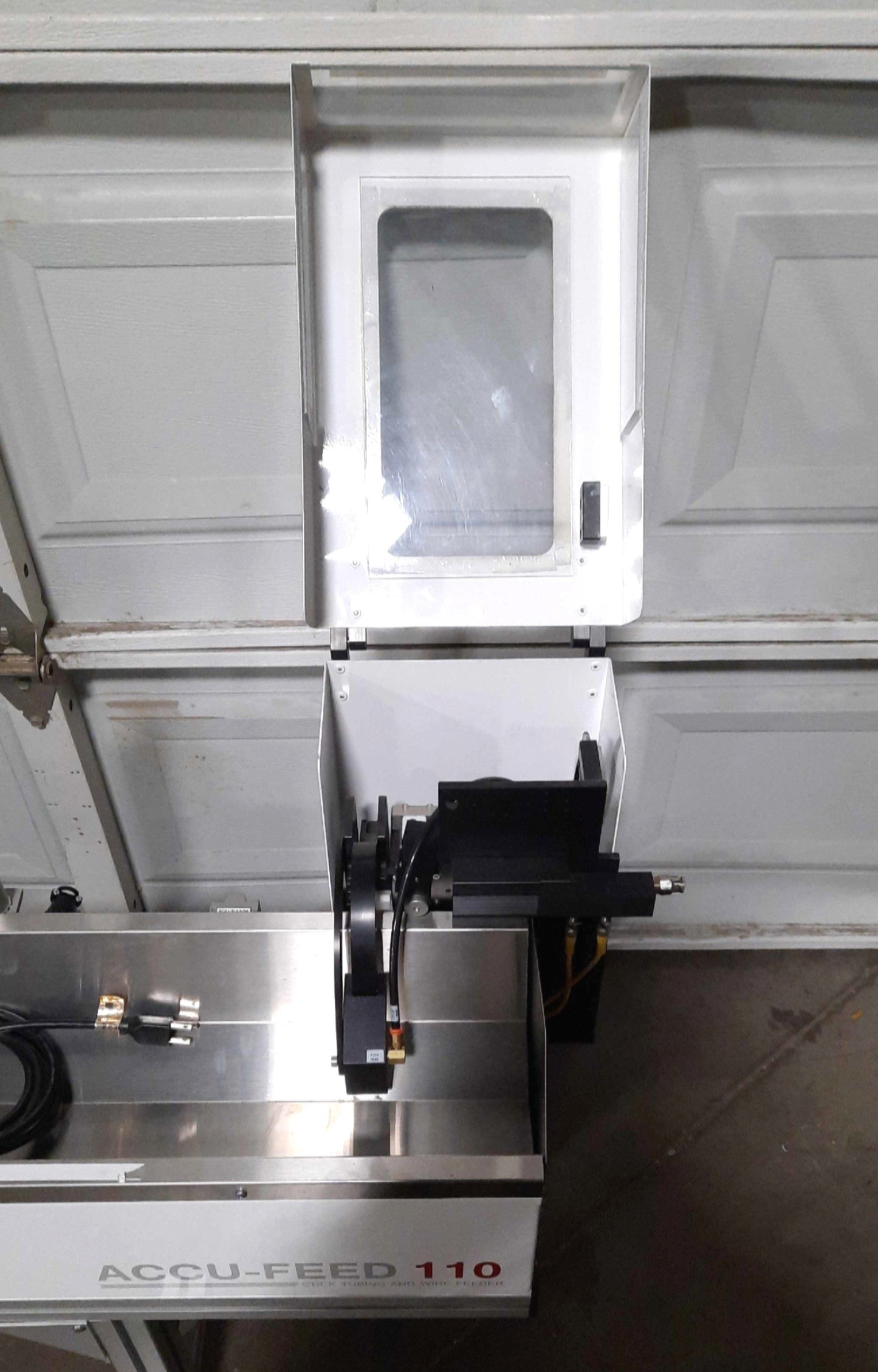 Used  SYNEO Accu-Feed 110 Center Pick Feeder 1Part/2sec 25"/sec 96" Material 120VAC