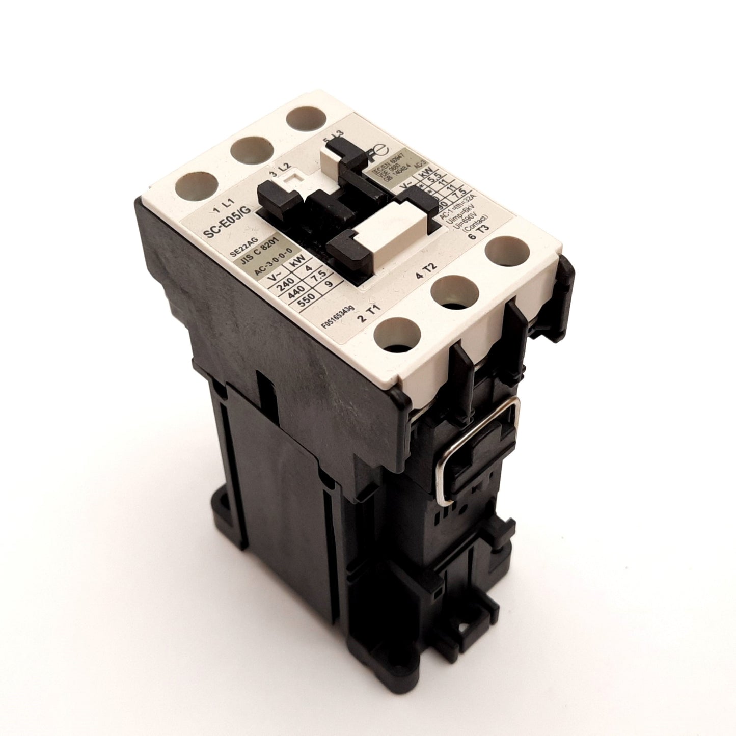 Used Fuji SC-E02/G Contactor, 3-Pole, Coil: 24VDC, Rating: 600V 20A, DIN Rail Mount