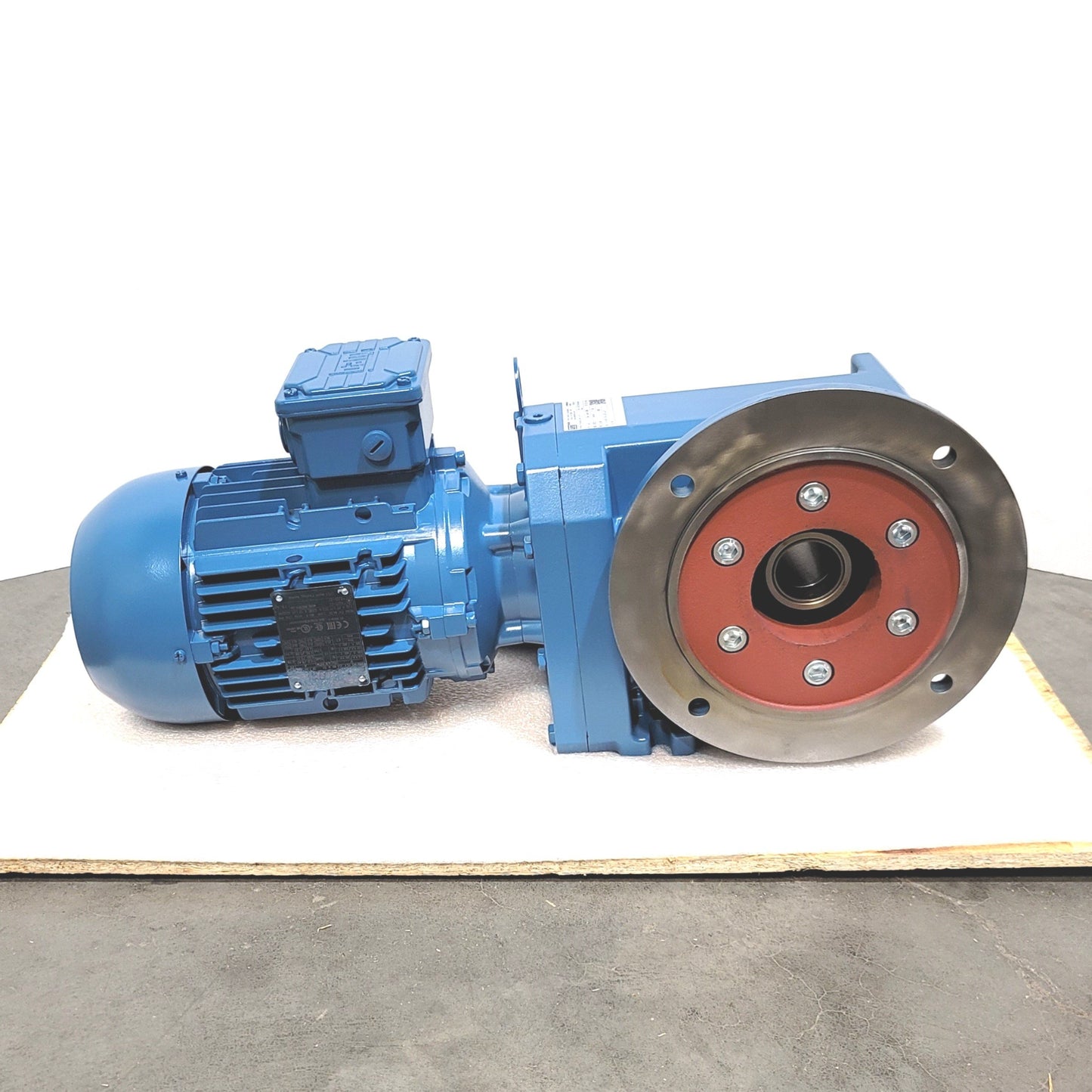 New WEG KP053-11P-90S/L-04F-TH-TF WG20 Gearmotor 4HP 308RPM 823lb-in 115-460VAC 3-PH