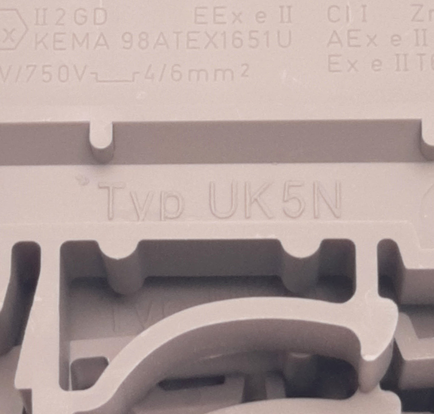 Used Lot of 50 Phoenix Contact Typ UK5N Feed Through Terminal Block 600V 30A 28-10AWG