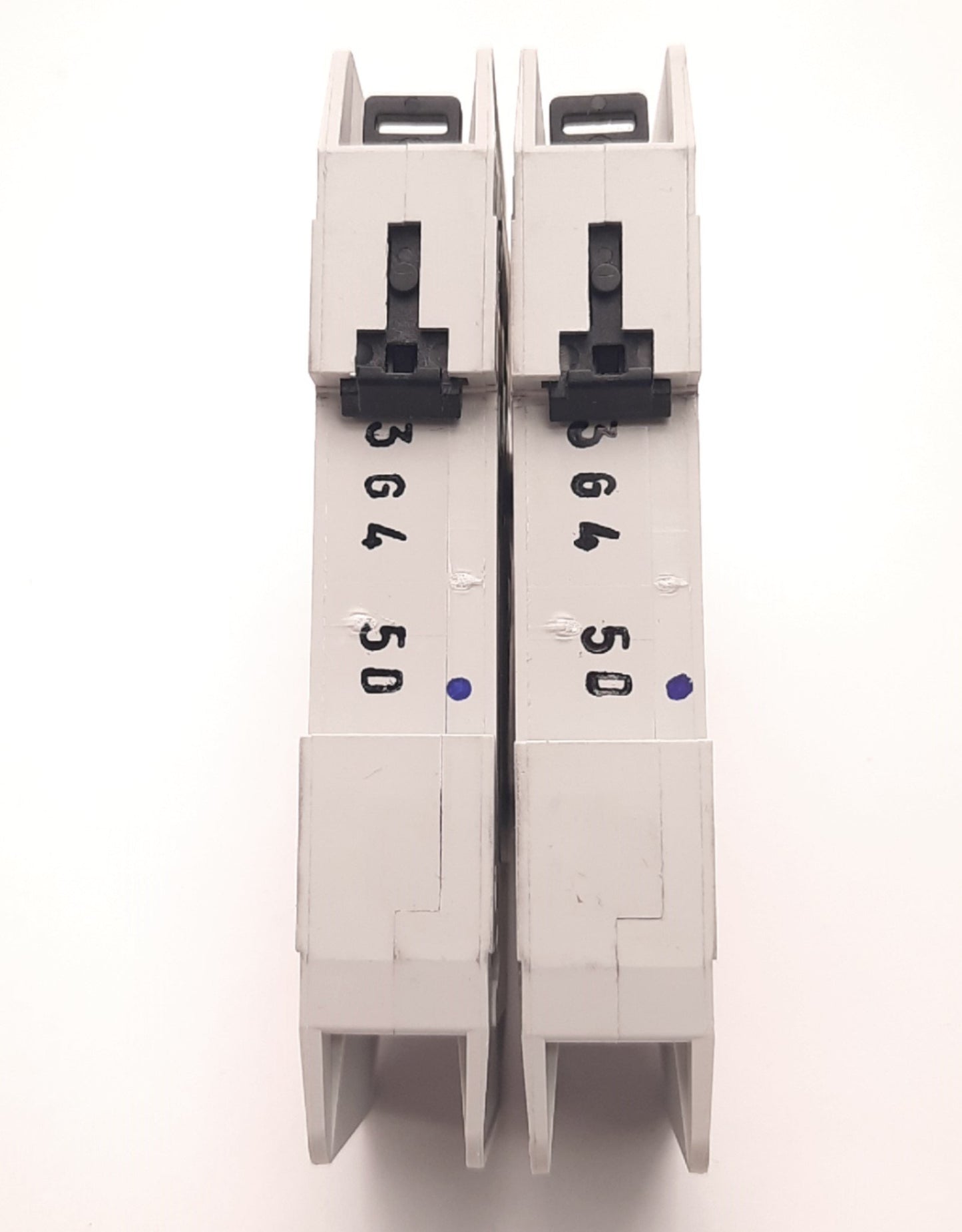 Used Lot of 2 Eaton FAZ-D5/1-NA Circuit Breaker Single-Pole 5A, 60v DC, 240/415v AC