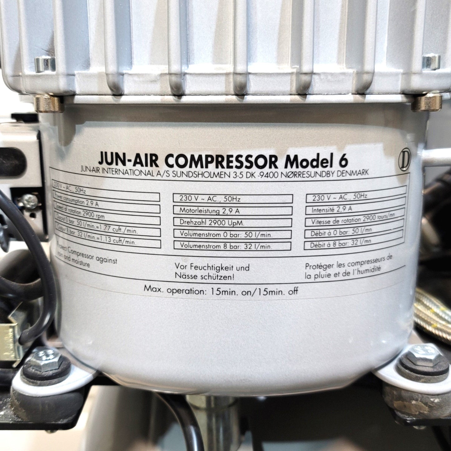 Used Jun-Air 24-40 Oil Lubricated Compressor 4-Pump 230VAC 1Ph, 120psig, 8.48CFM, 40l