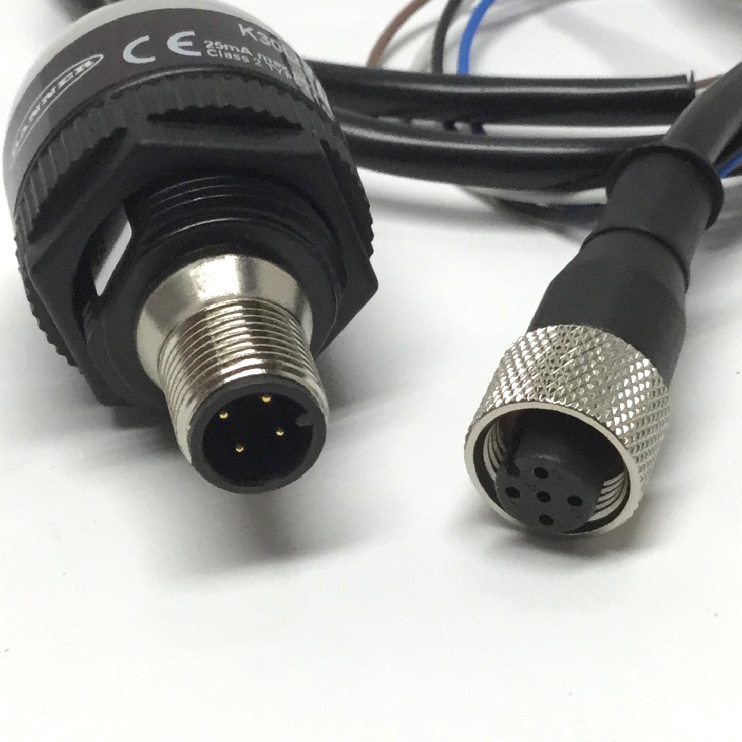 Used Banner K30LGRYPQ EZ-Light LED Indicator, 3-Color Green Red Yellow 30mm 10-30VDC