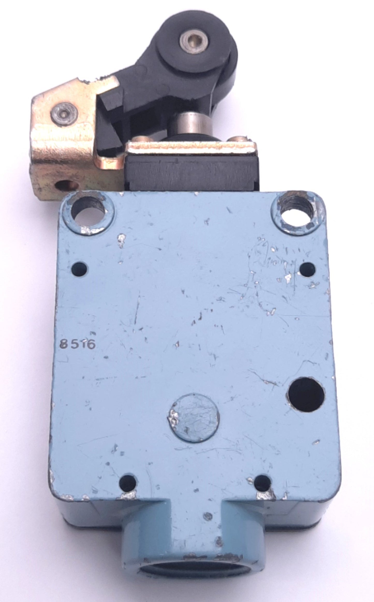 Used Telemecanique XCK-L Roller Lever Plunger Switch, 1/2" NPT, NC/NO, 10A, 500v IEC