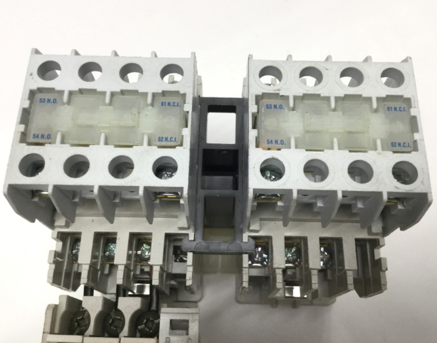 Used Cutler Hammer AE56AN0AC IEC Reversing Motor Starter Contactor 7A 110/120VAC Coil