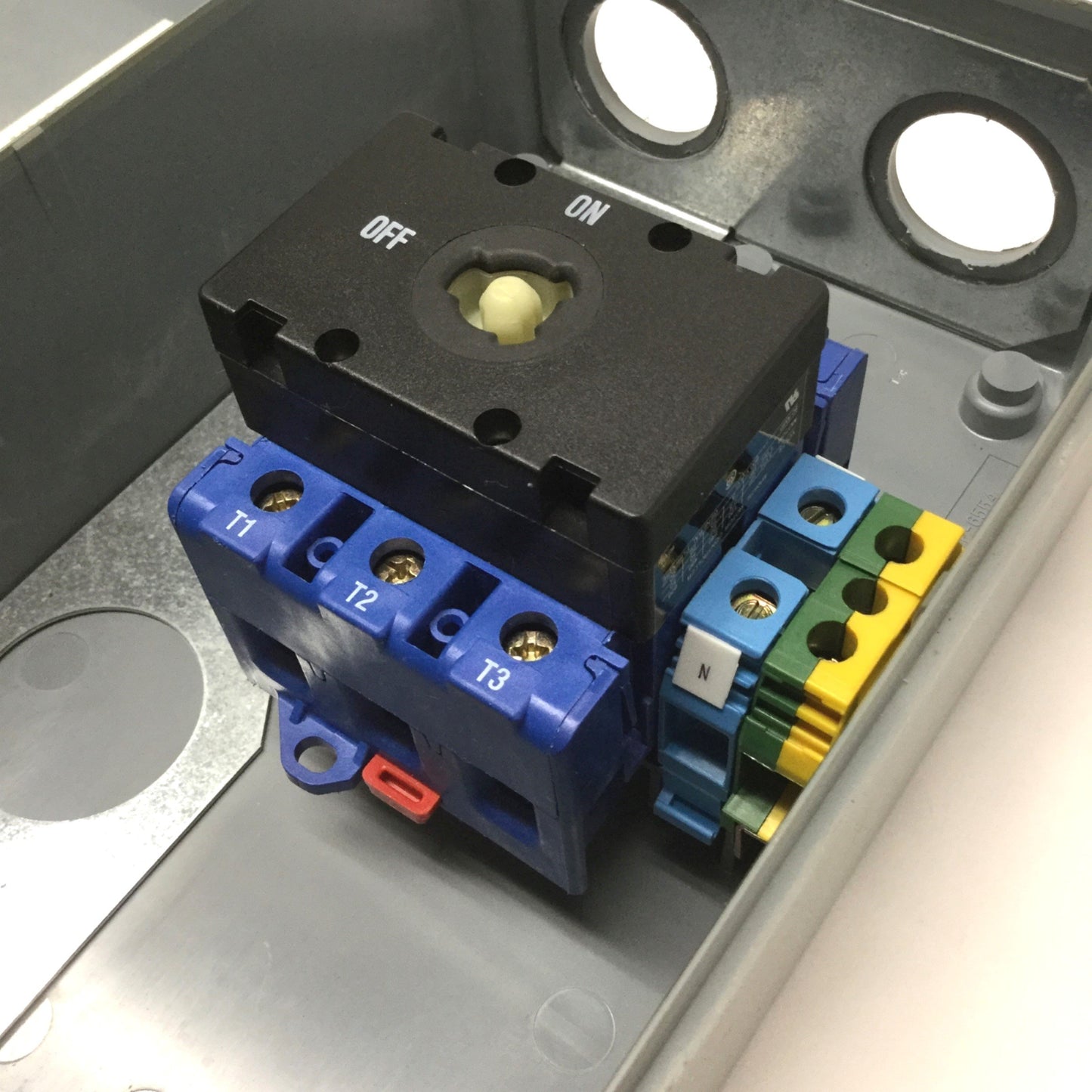 Used Hubbell HBLDS6 Circuit-Lock Disconnect 3-Pole 600VAC *Switch Replaced w/KG80*