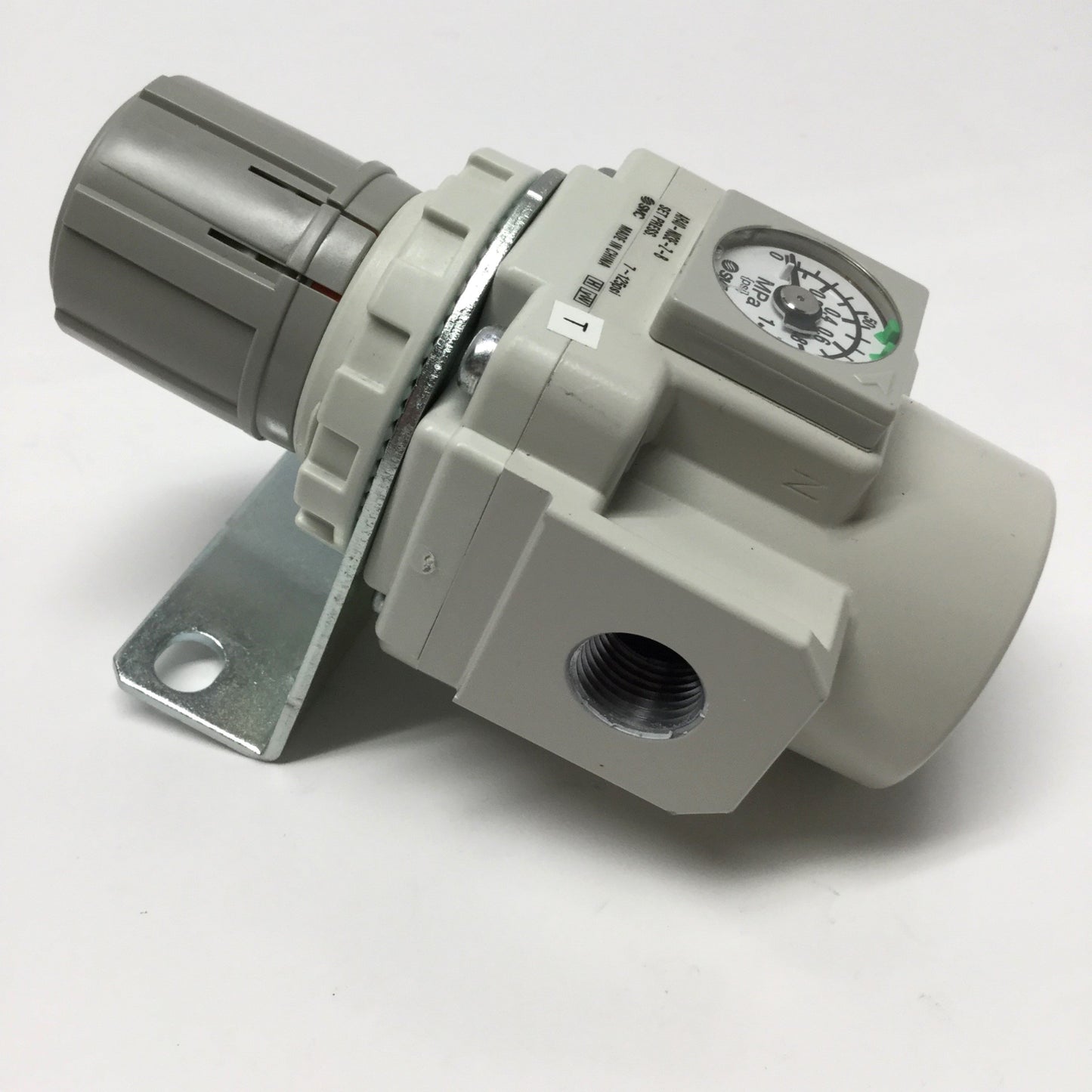 Used SMC AR40-N03E-Z-B Pressure Regulator 7~125psi 3/8" NPT Ports, 150psi Gauge