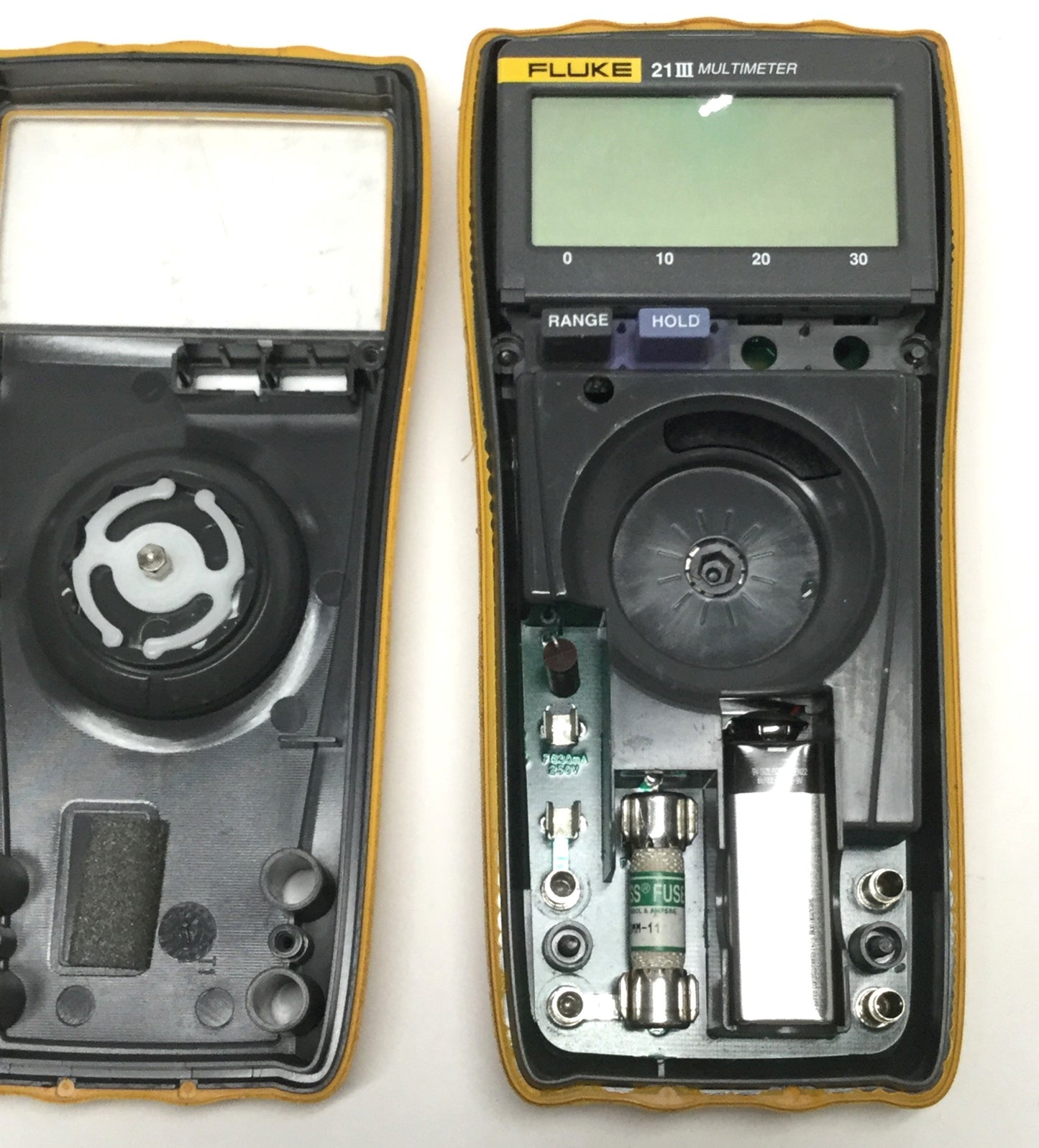 Used Fluke 21 Series III Handheld Portable Digital Multimeter 600V, 10A, 32MOhm