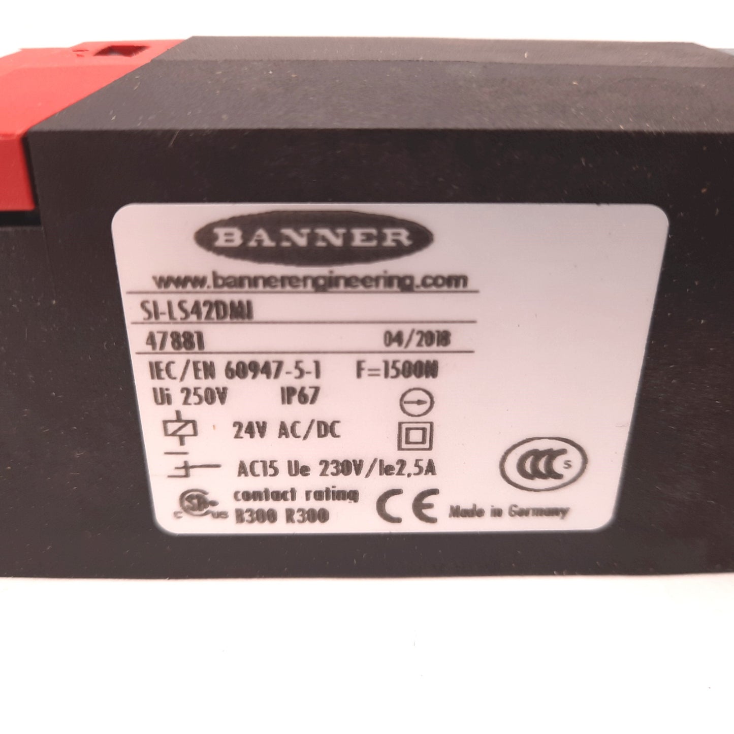 New Banner SI-LS42DMMIF Solenoid Locking Interlock Switch 2NC 1NO 24VAC 24VDC 1A