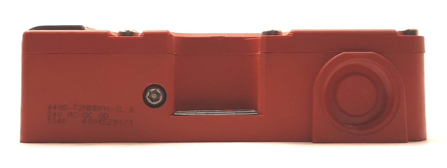 Used Allen Bradley 440G-T2NBBPH-1L TLS2-GD2 GuardMaster Safety Switch M12 8-Pin 24VDC