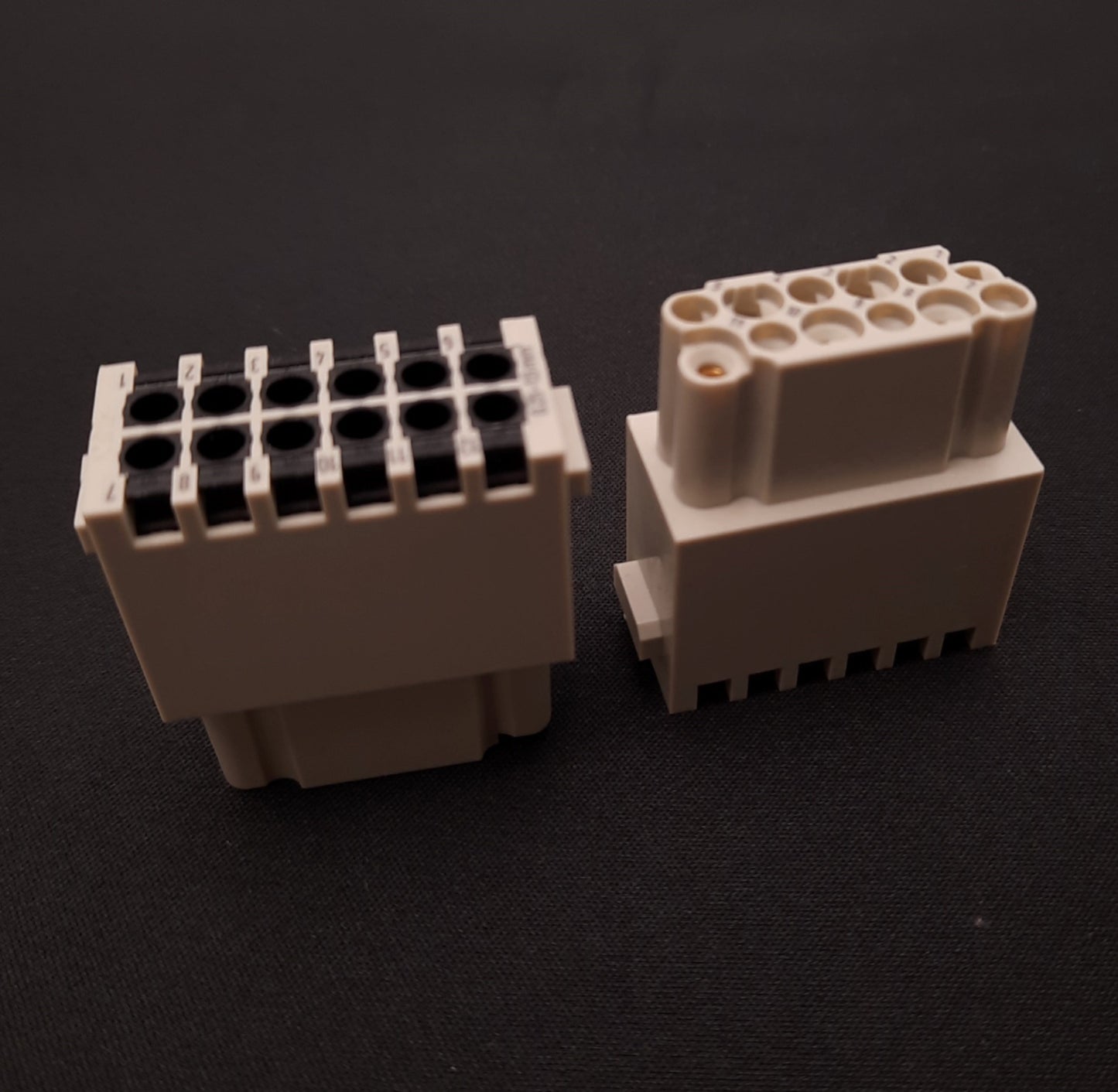 New Harting 09140122734 Rectangular Socket Insert 250V, 10A, 16 - 24AWG 12 Position