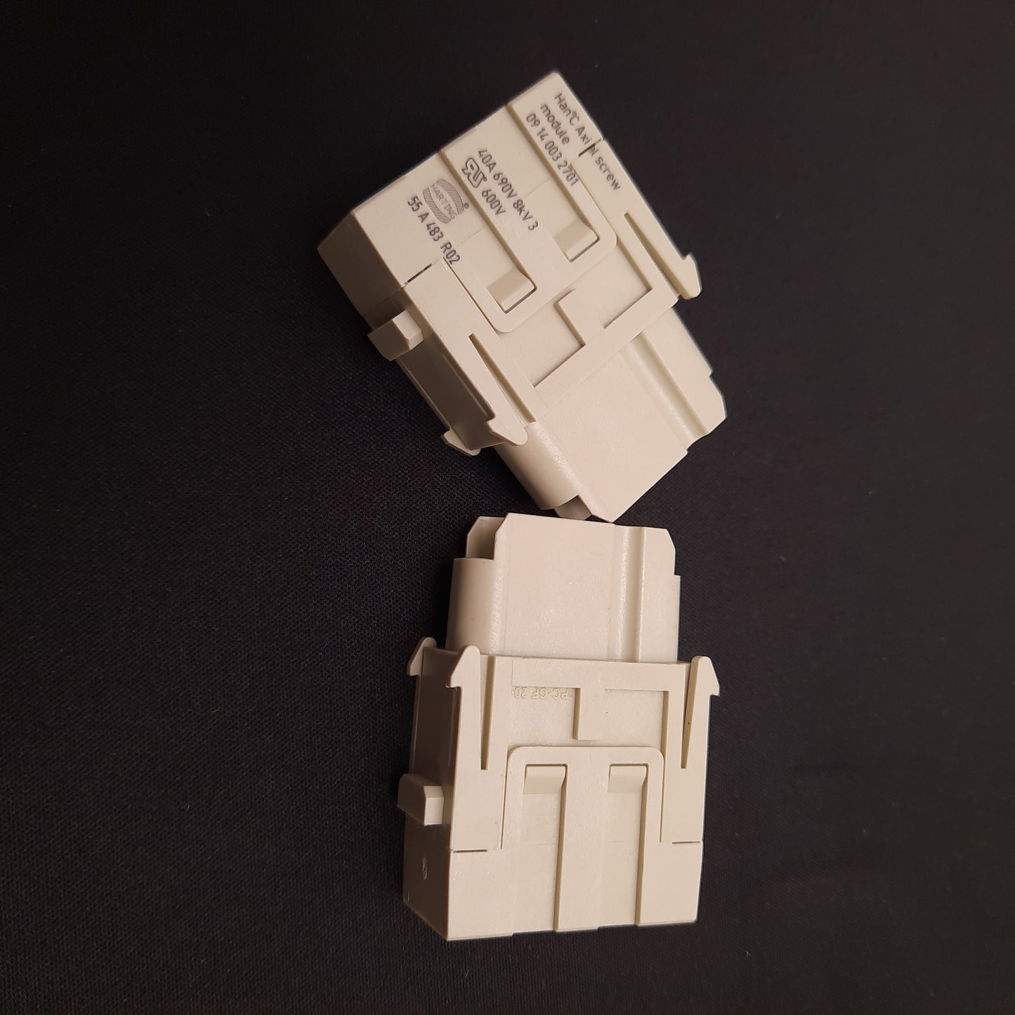 New Harting 09140032701 Socket Insert 3 Position 8-14AWG, 600V, 40A, Han Modular