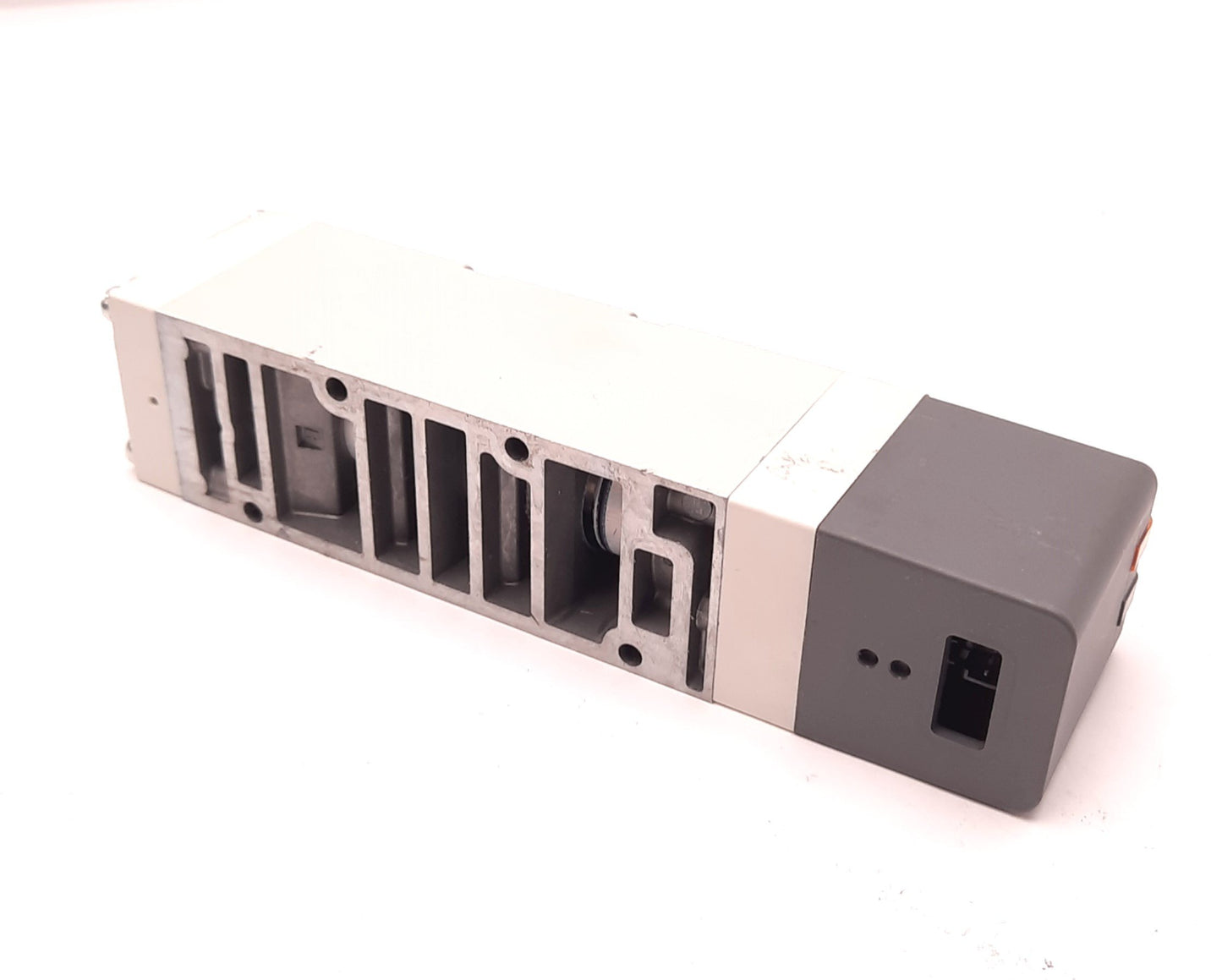 New SMC VQC5101-5 Solenoid Valve 2 Position Single Action 24VDC, 0.2-1.0MPa