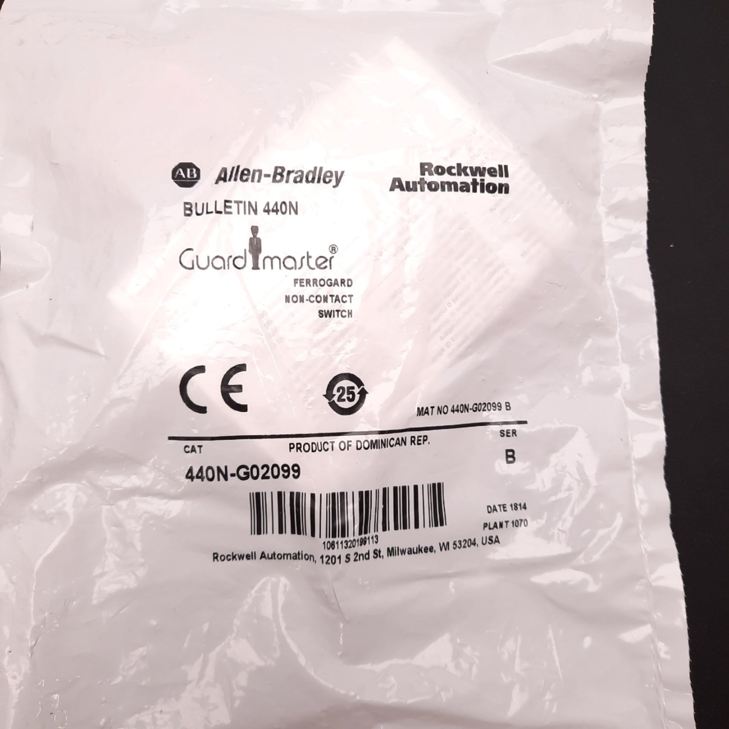 New Allen Bradley 440N-G02099 Safety Non Contact Switch 6Pin 2NC 1NO 24VDC 1A