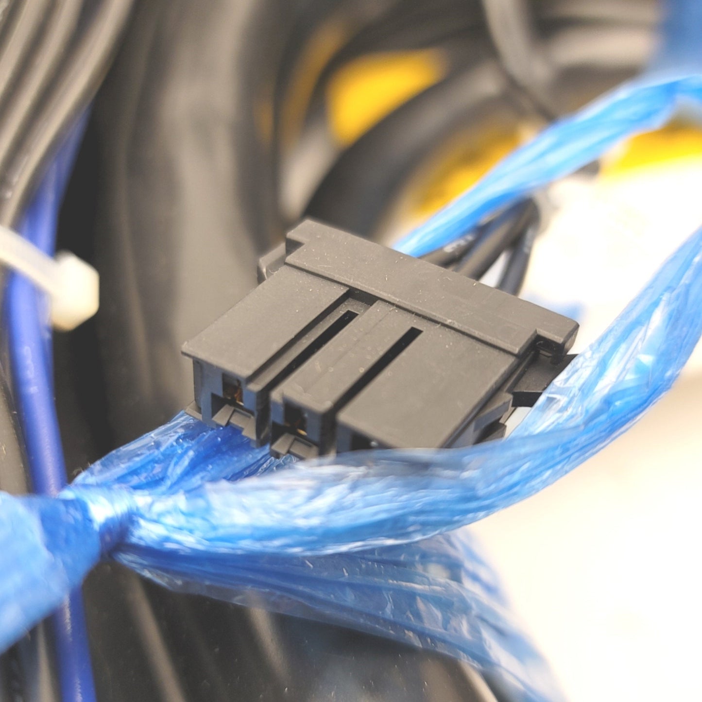 New FANUC XGMF-23932 A660-4005-T080#L14R53A Robot Cable RM1 Connector 14 Meter