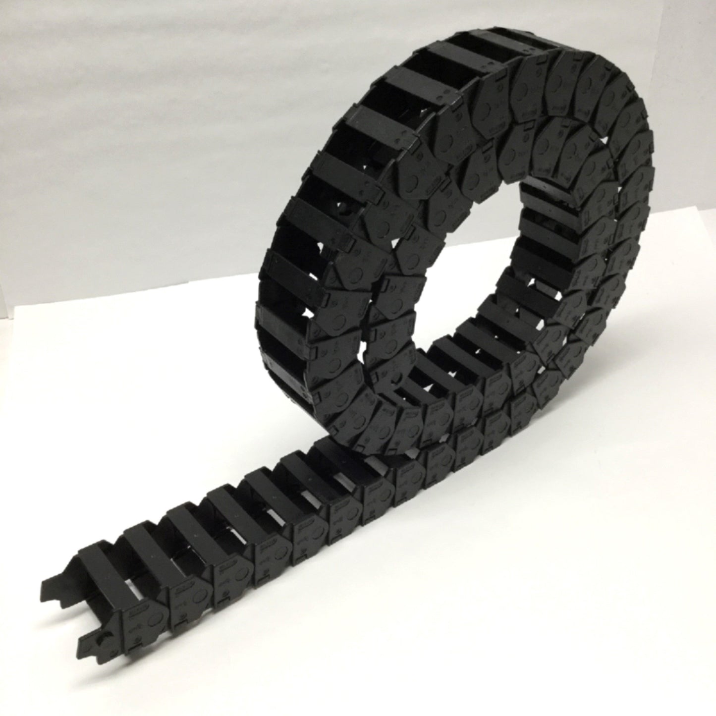 Used Igus B17.4.100 Energy E-Chain Cable Carrier Snap-Open 50mm W x 32mm H, 65" Long