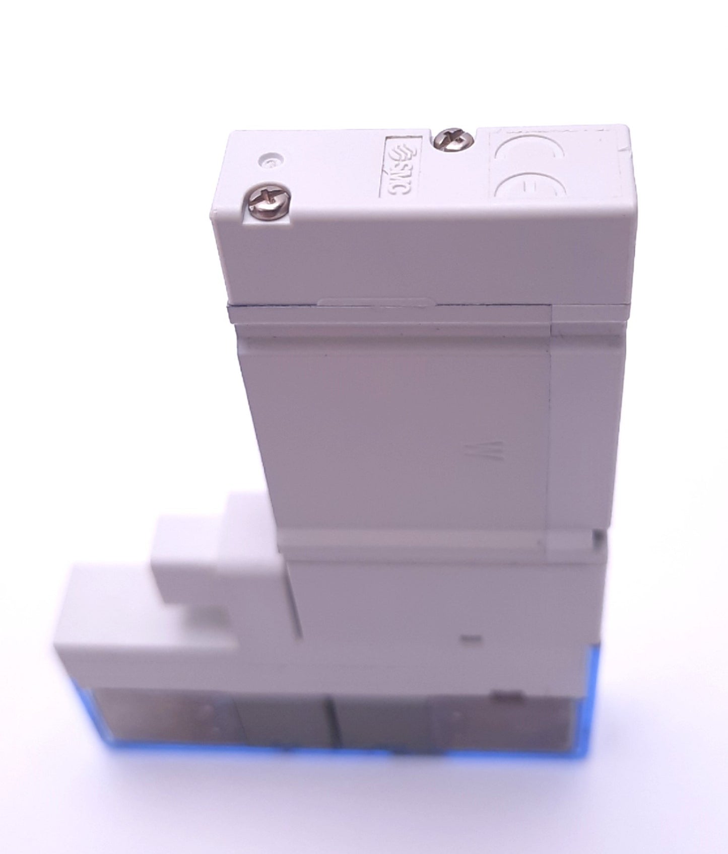 New SMC SY3A00H-5U1 Solenoid Valve 3 Pos Center, 24v DC, 2.54 CFM, 101 Psi Max