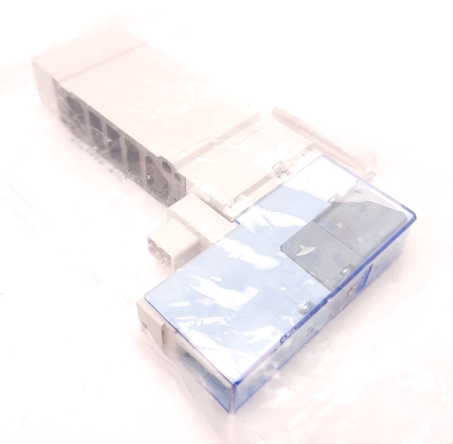 New SMC SY5100R-5U1 Solenoid Valve, Air, 2 Position Single Solenoid 24VDC, 5.93CFM