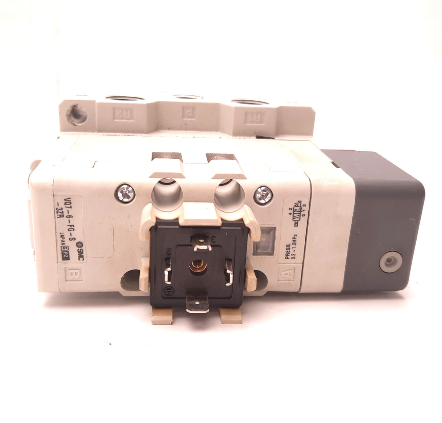 Used SMC VQ7-6-FG-S-1Z Solenoid Valve, 2-Position 5-Port, Coil Voltage: 100VAC