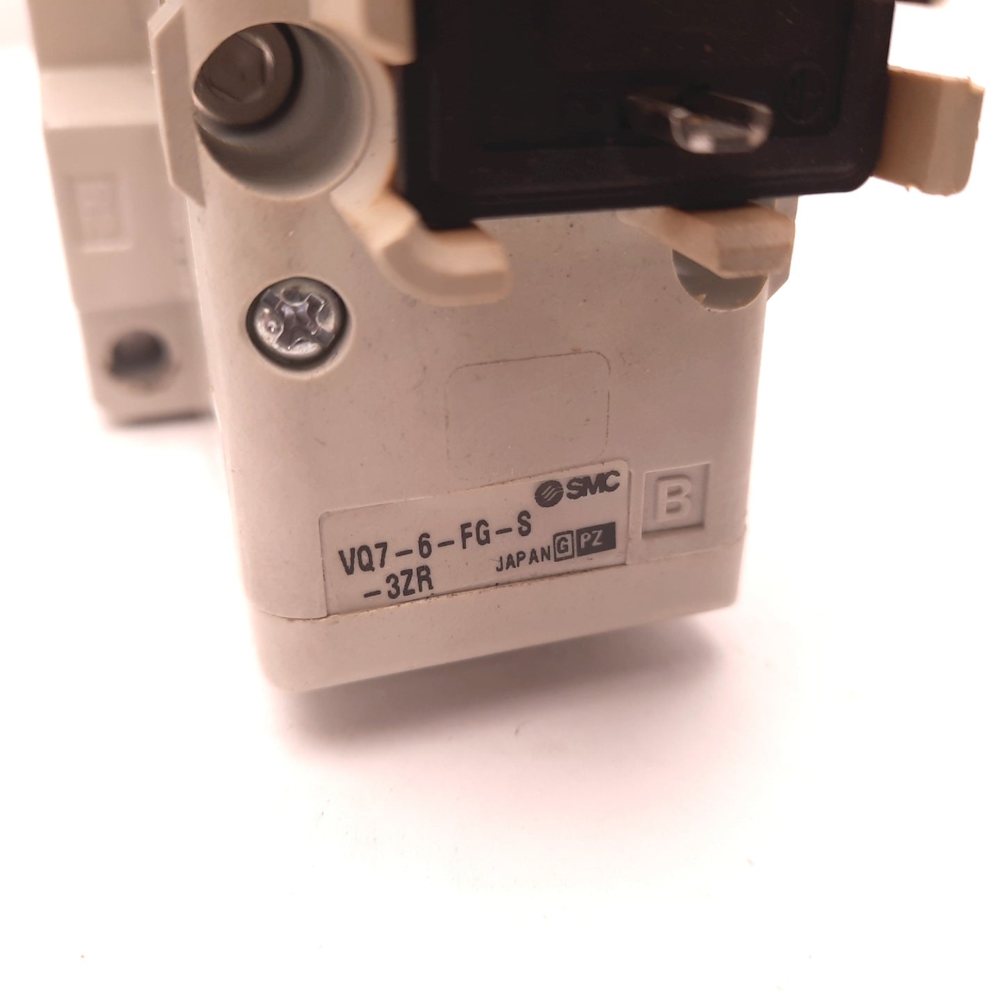 Used SMC VQ7-6-FG-S-1Z Solenoid Valve, 2-Position 5-Port, Coil Voltage: 100VAC